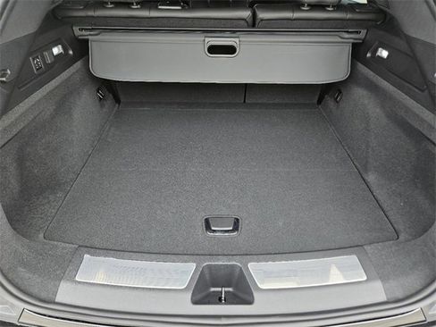 New 2024 Cadillac Lyriq Sport image 30