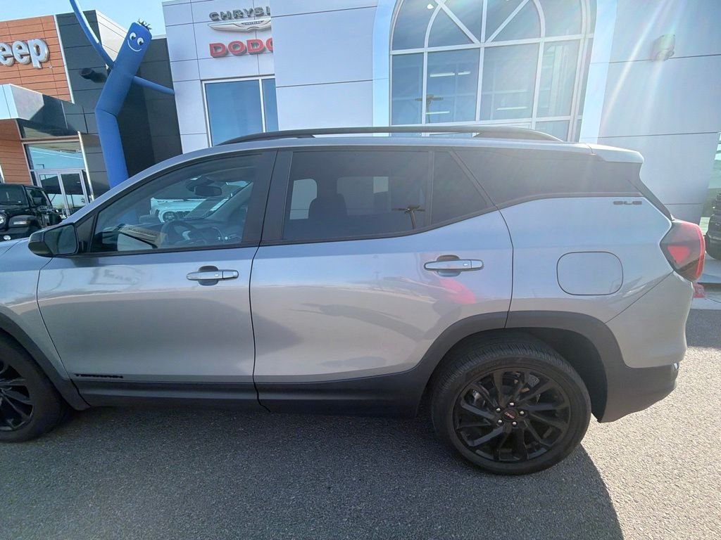 Used 2023 GMC Terrain SLE w/ Elevation Edition FWD image 19