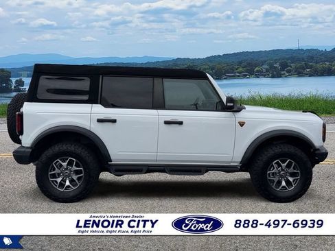 Used 2024 Ford Bronco Badlands AWD/4WD image 2