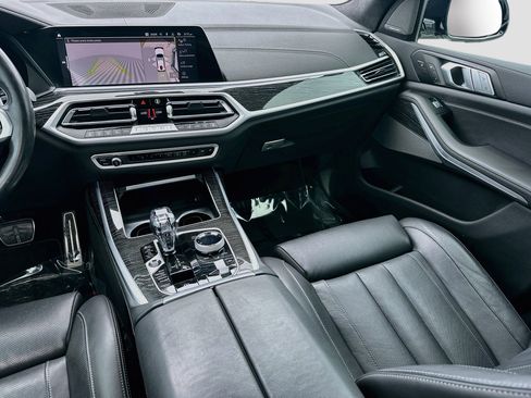 Used 2022 BMW X7 M50i w/ Dynamic Handling Package AWD/4WD image 22