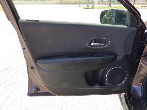 Used 2021 Honda HR-V EX image 19