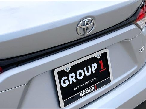 Used 2025 Toyota Corolla LE image 30