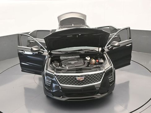 Used 2024 Cadillac XT4 Premium Luxury image 77