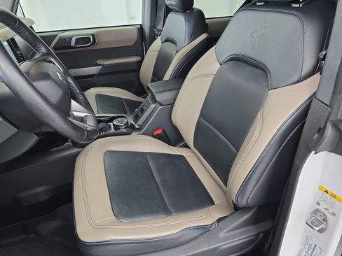 Used 2023 Ford Bronco Wildtrak image 14