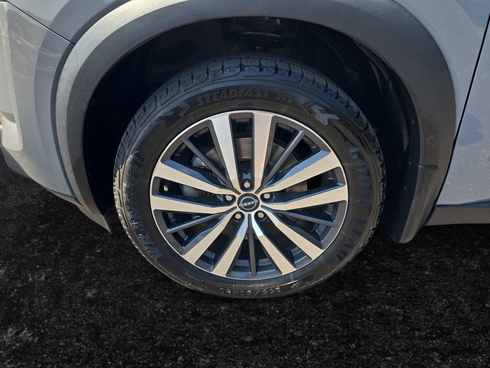 Used 2022 Nissan Pathfinder Platinum AWD/4WD image 9