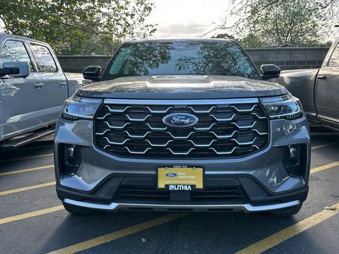 Used 2025 Ford Explorer Platinum w/ Ultimate Package AWD/4WD image 2