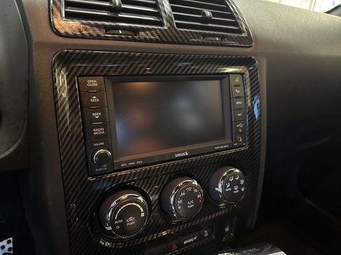 Used 2014 Dodge Challenger R/T image 14