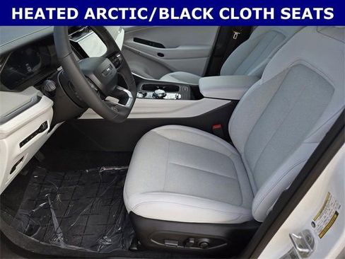 New 2026 Jeep Cherokee Laredo image 4