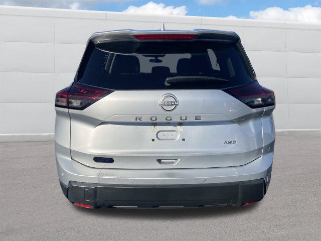 Used 2025 Nissan Rogue SV AWD/4WD image 4