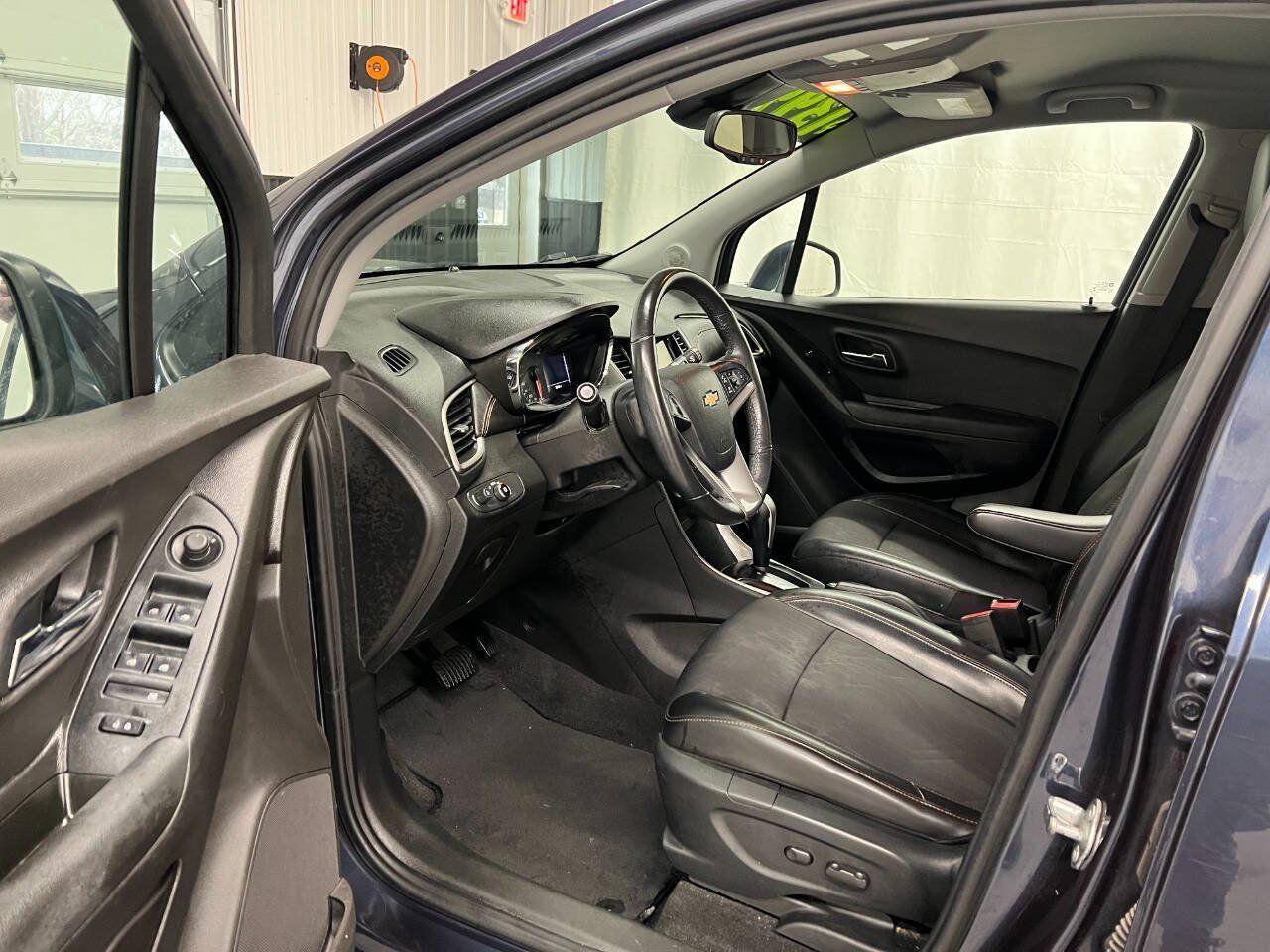 Used 2018 Chevrolet Trax LT w/ Driver Confidence Package AWD/4WD image 7