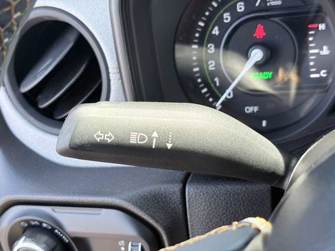 Used 2024 Jeep Wrangler Unlimited AWD/4WD image 15