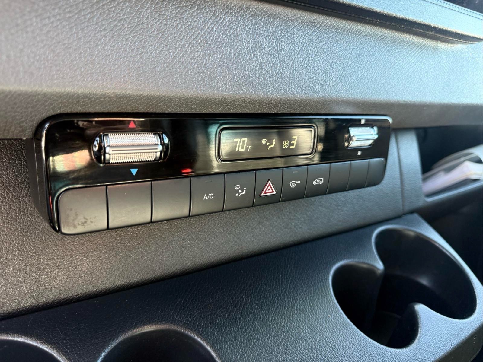 Used 2021 Mercedes-Benz Sprinter 1500 image 21