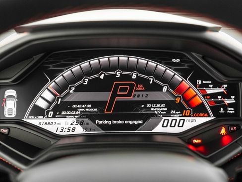 Used 2021 Lamborghini Huracan EVO RWD image 19