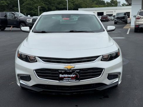 Used 2018 Chevrolet Malibu LT w/ Leather Package FWD image 12