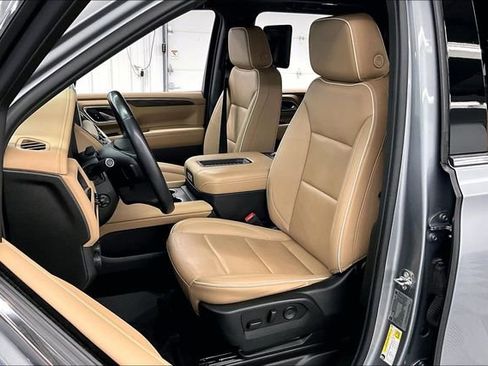 Used 2023 Chevrolet Tahoe Premier w/ Advanced Technology Package AWD/4WD image 24