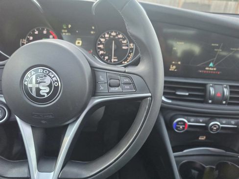 Used 2018 Alfa Romeo Giulia RWD image 36