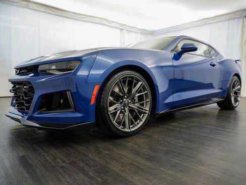 Used 2022 Chevrolet Camaro ZL1 RWD image 25