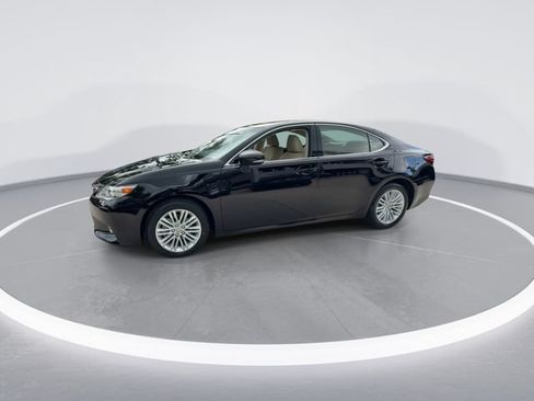 Used 2014 Lexus ES 350 w/ Luxury Package FWD image 4