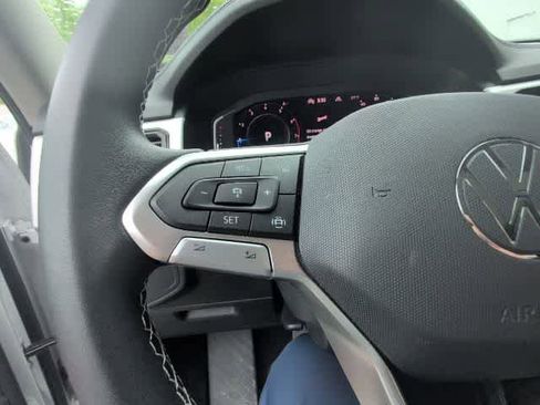 Used 2023 Volkswagen Atlas SE w/ Panoramic Sunroof Package AWD/4WD image 18