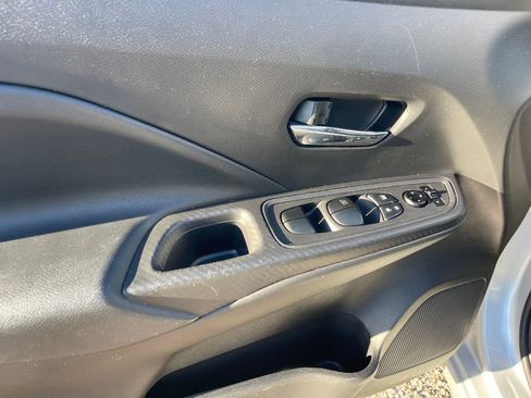 Used 2023 Nissan Versa SV image 12