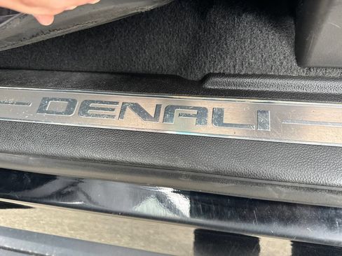 Used 2019 GMC Yukon Denali w/ Denali Ultimate Black Edition AWD/4WD image 20
