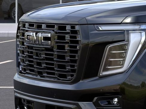 New 2026 GMC Yukon Denali Ultimate w/ LPO, Floor Liner Package AWD/4WD image 13