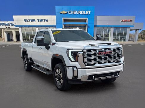 Used 2024 GMC Sierra 2500 Denali AWD/4WD image 3