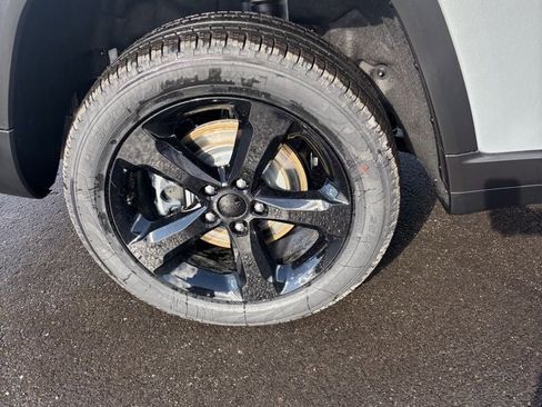 New 2026 Jeep Grand Cherokee L Limited image 22