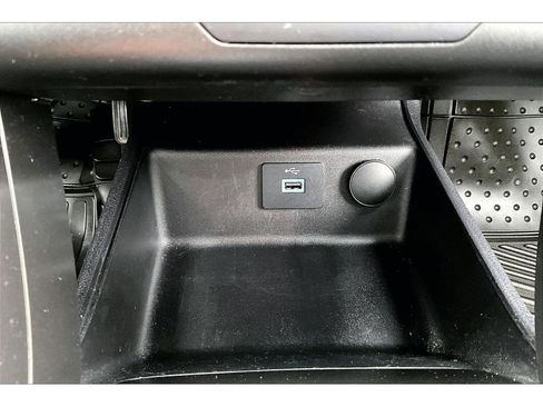 Used 2018 Ford Fusion SE image 33