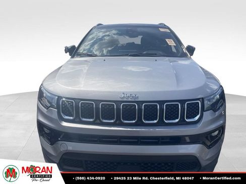 Used 2023 Jeep Compass Limited w/ Elite Group AWD/4WD image 2