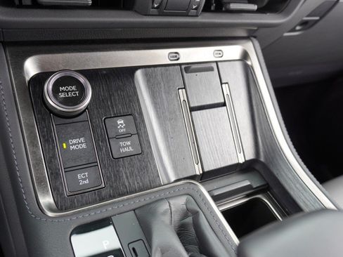 Used 2024 Lexus GX 550 AWD/4WD image 20