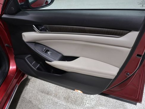 Used 2018 Honda Accord EX-L image 24