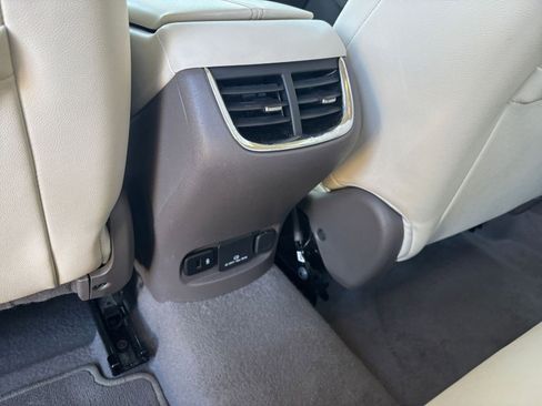 Used 2024 Chevrolet Malibu LT image 24