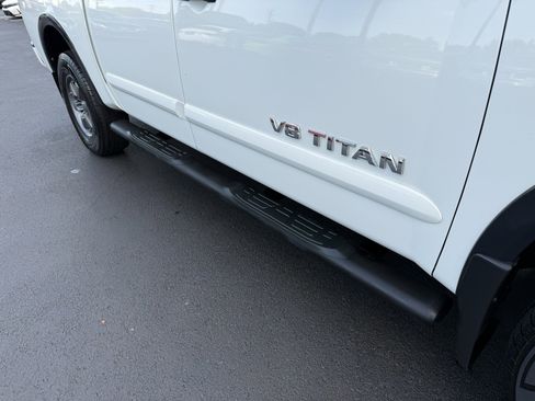 Used 2015 Nissan Titan PRO-4X image 9