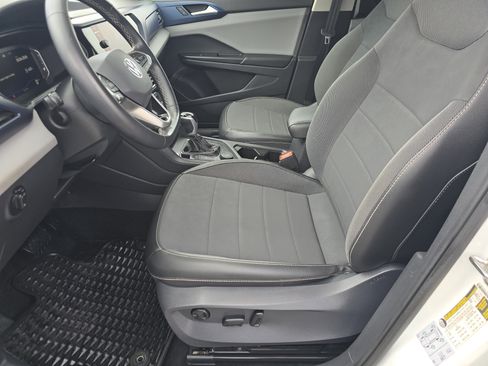 Used 2022 Volkswagen Taos SE image 19