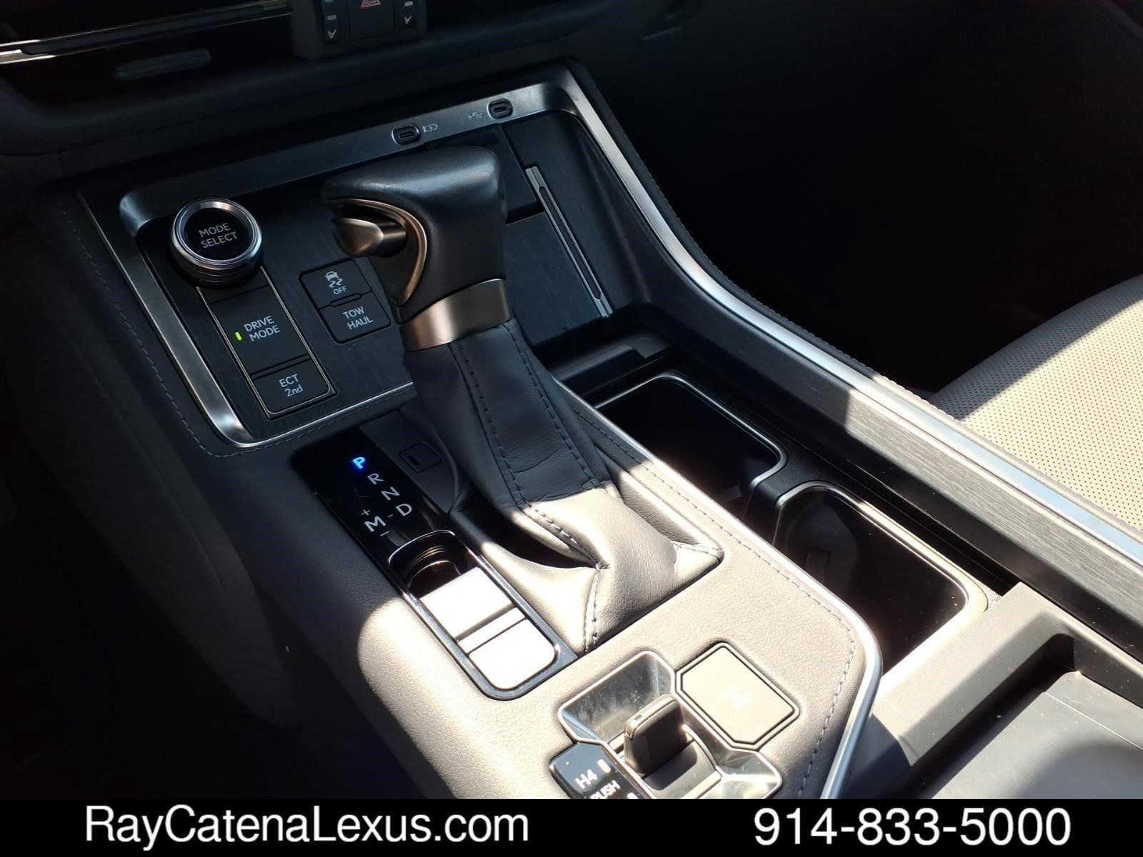 Certified 2025 Lexus GX 550 w/ Cold Area Package AWD/4WD image 14