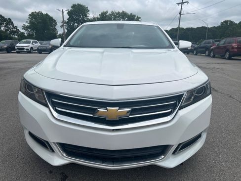 Used 2019 Chevrolet Impala LT FWD image 2