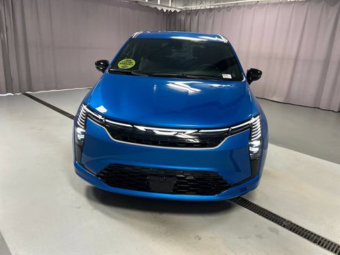 New 2027 Chrysler Pacifica Select FWD image 2