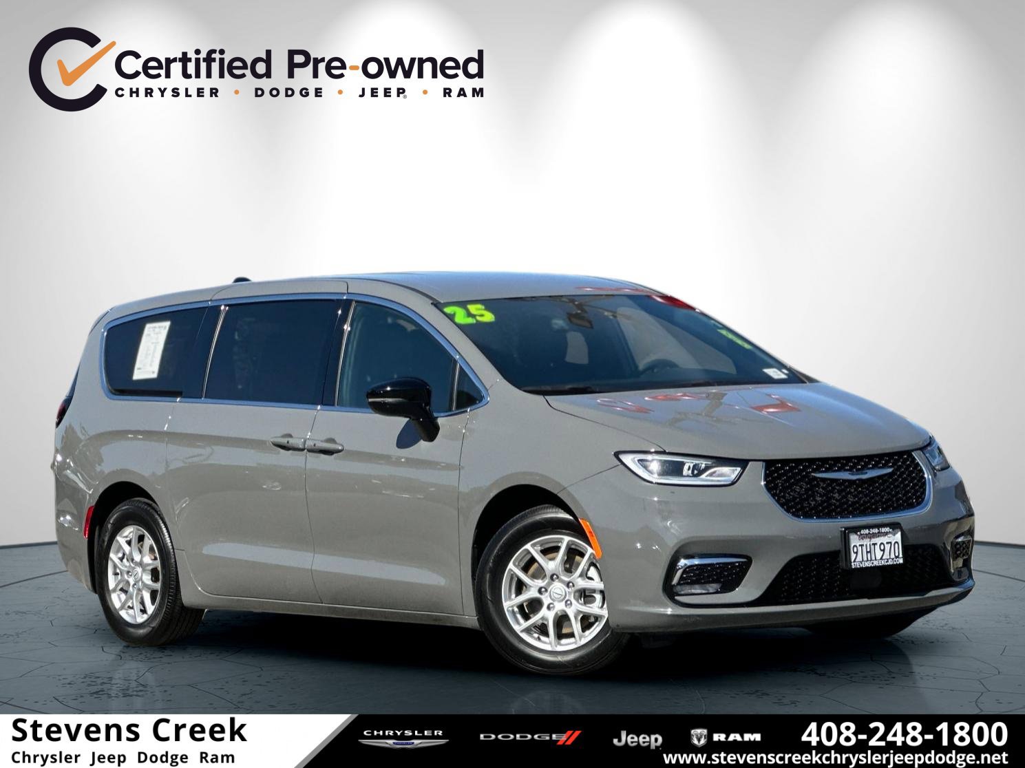 Certified 2025 Chrysler Pacifica Select FWD image 1