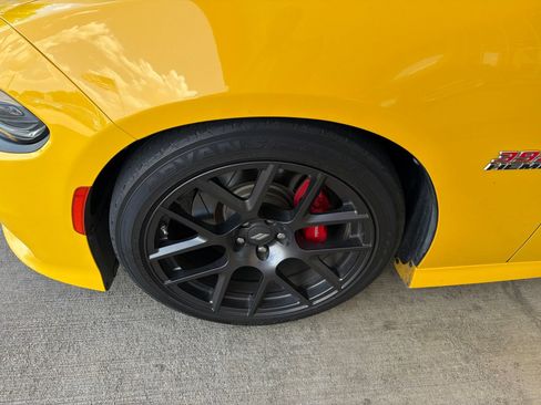 Used 2017 Dodge Charger R/T Scat Pack w/ Beats Audio Group RWD image 2
