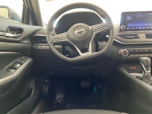 Used 2024 Nissan Altima 2.5 SV image 21