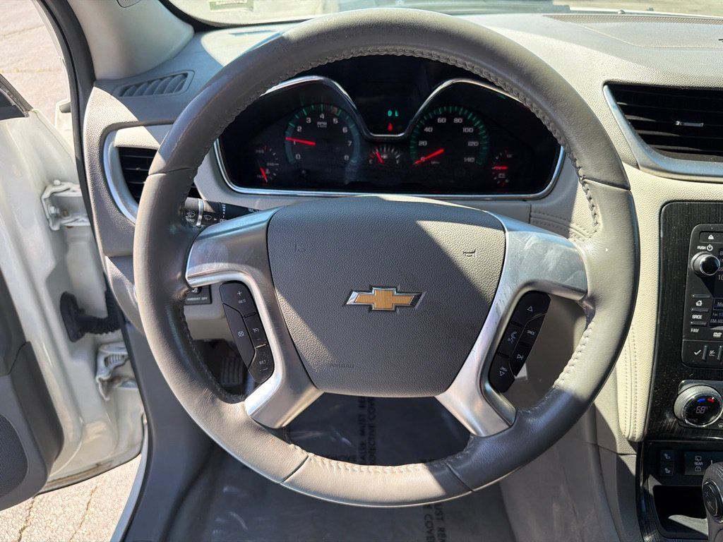 Used 2015 Chevrolet Traverse LT FWD image 10