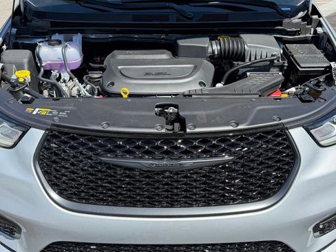 New 2026 Chrysler Pacifica Select FWD image 19