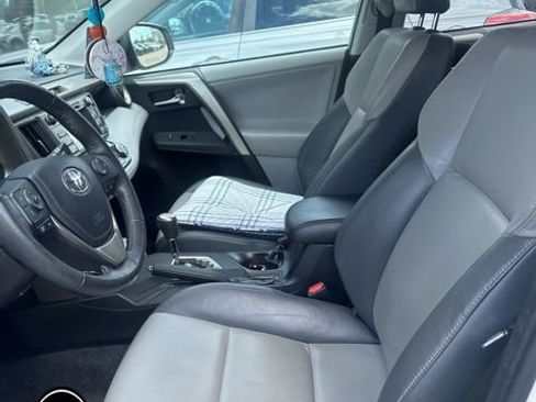Used 2013 Toyota RAV4 Limited AWD/4WD image 9