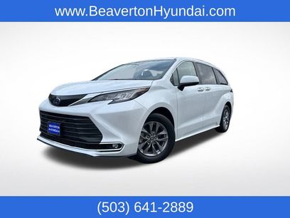 Used 2022 Toyota Sienna XLE