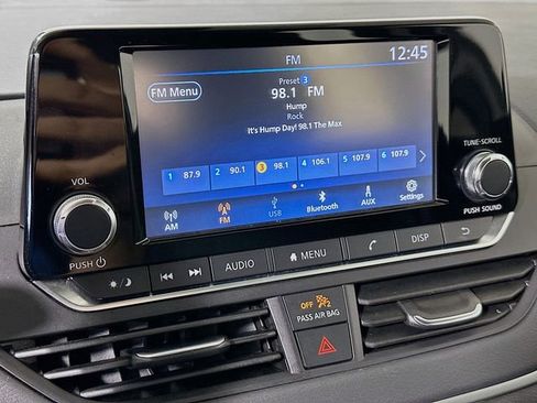 Used 2024 Nissan Altima 2.5 S image 15