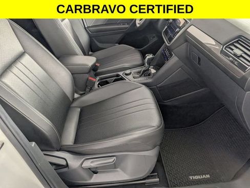 Used 2022 Volkswagen Tiguan SE AWD/4WD image 33