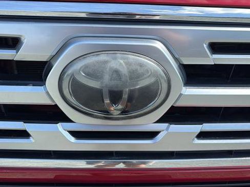 Used 2018 Toyota Tacoma Limited AWD/4WD image 28