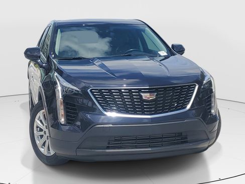 Used 2023 Cadillac XT4 Luxury FWD image 2