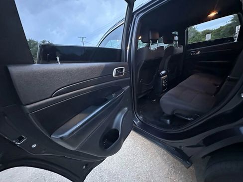 Used 2015 Jeep Grand Cherokee Laredo w/ Quick Order Package 23E image 12